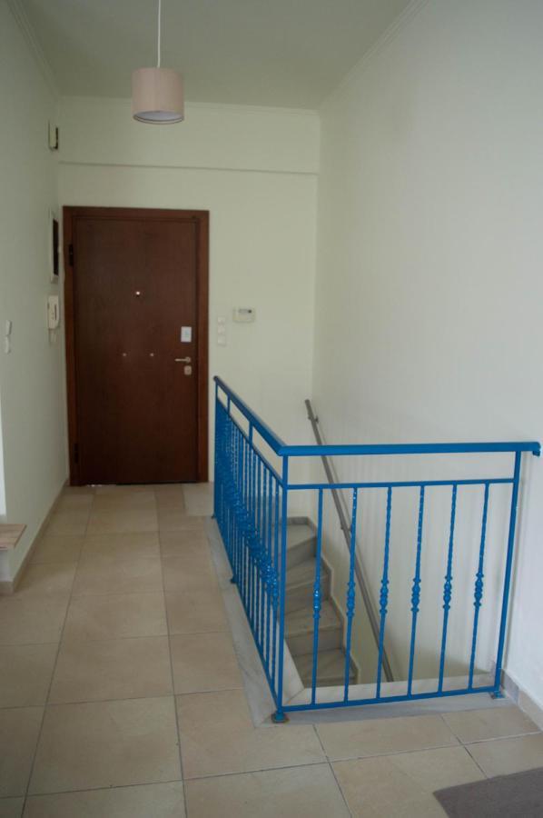 Blue And White Apartment Скиниас Екстериор снимка