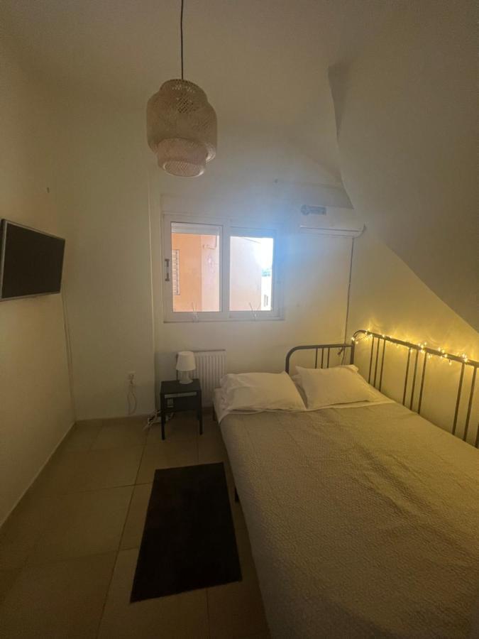 Blue And White Apartment Скиниас Екстериор снимка