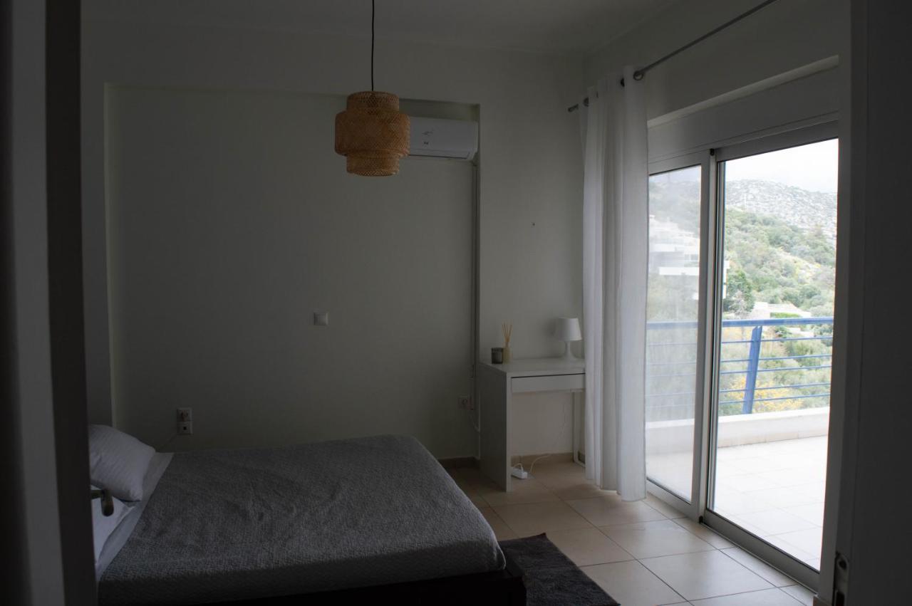 Blue And White Apartment Скиниас Екстериор снимка