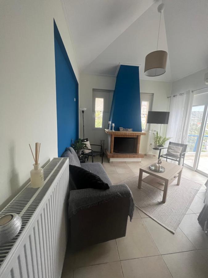Blue And White Apartment Скиниас Екстериор снимка